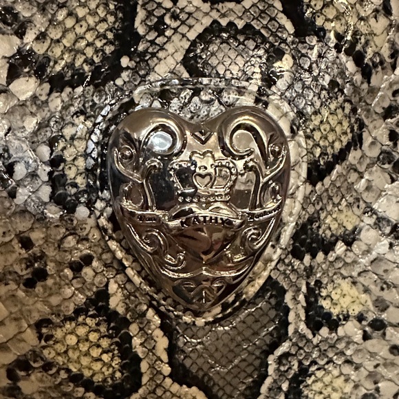 Kathy Van Zeeland Black and Cream Snake Print Tote - Picture 2 of 11